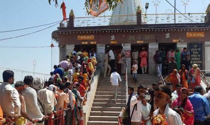 नवरात्र में मां शारदा के दर्शन को उमड़ा भक्तों का सैलाब, अब तक 4 लाख श्रद्धालु पहुंचे मैहर