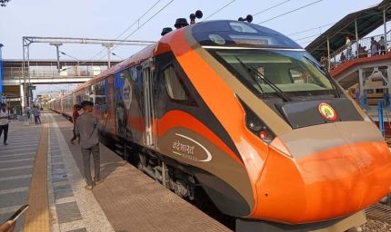 हावड़ा-जमालपुर वंदे भारत की बड़ी सफलता: एक साल में 15 लाख यात्रियों की यात्रा पूरी, 13 करोड़ की कमाई