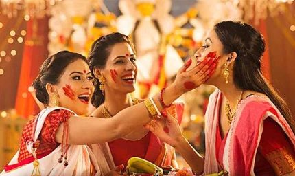 सिंदूर खेला: जानें इसकी परंपरा और शुरुआत का दिन