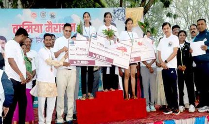 तामिया की घाटियों में दौड़े 9 राज्यों और 20 जिलों के धावक