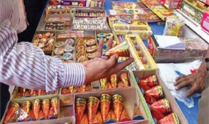 जालंधर का पटाखा मार्केट: इस नए फैसले ने बढ़ाई दुकानदारों और ग्राहकों की चिंता