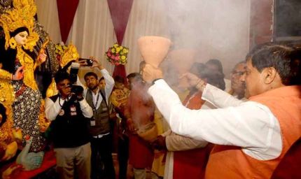 मुख्यमंत्री डॉ. यादव ने बंगाली मार्केट और ऋषि नगर में माता काली और माता शक्ति का पूजन किया