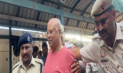 दिल्ली पुलिस का खुलासा: चैतन्यानंद ने एयर होस्टेस बनाने के नाम पर लड़कियों से ठगी की