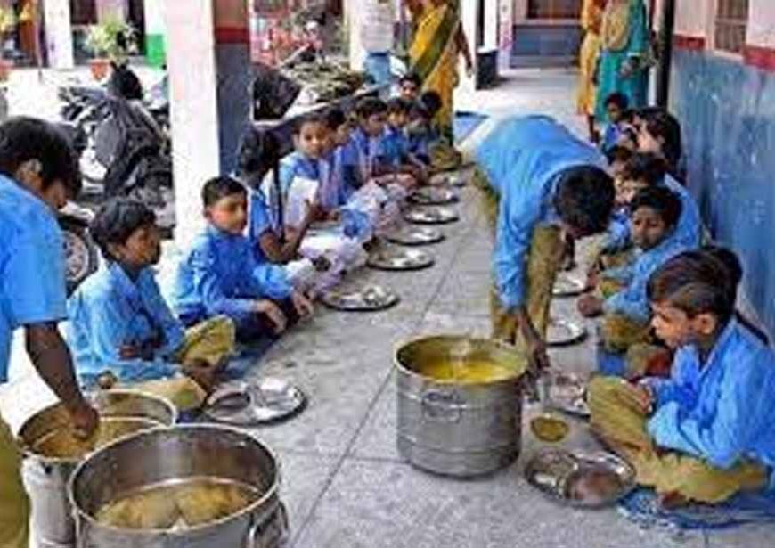 एमपी के सरकारी स्कूलों में नए बर्तन, छात्रों के खाने का अनुभव होगा बेहतर