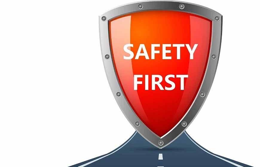 मनेंद्रगढ़: सड़क सुरक्षा सप्ताह पर जिला स्तरीय वाद-विवाद प्रतियोगिता संपन्न, छात्रों ने रखे बेबाक विचार