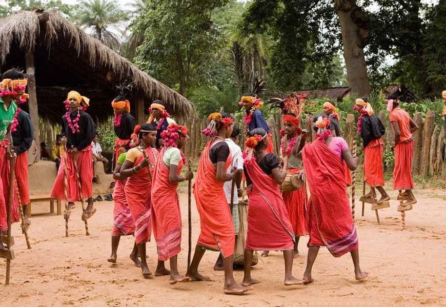 जनजातीय विकास की योजनाओं का लाभ उठाए राज्य, केंद्र देगा पूरा सहयोग