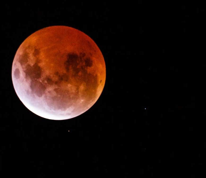भाद्रपद पूर्णिमा पर लगेगा चंद्र ग्रहण : भारत में दिखेगा पूरा नजारा