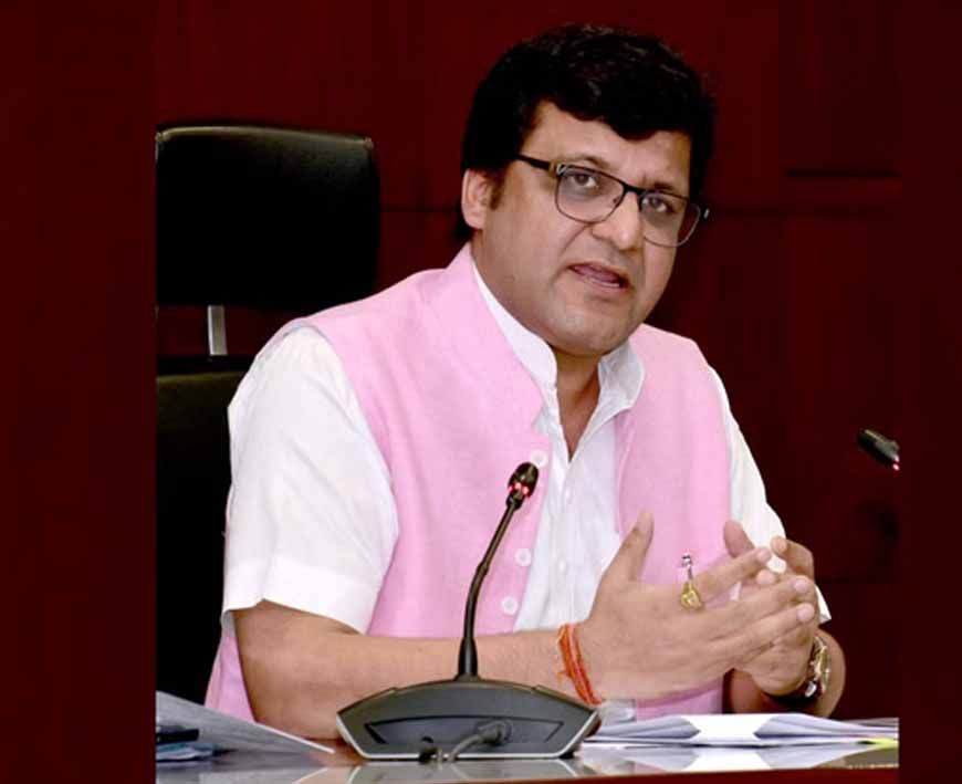 आबकारी मंत्री नितिन अग्रवाल ने जिला आबकारी अधिकारी, महोबा को किया निलंबित