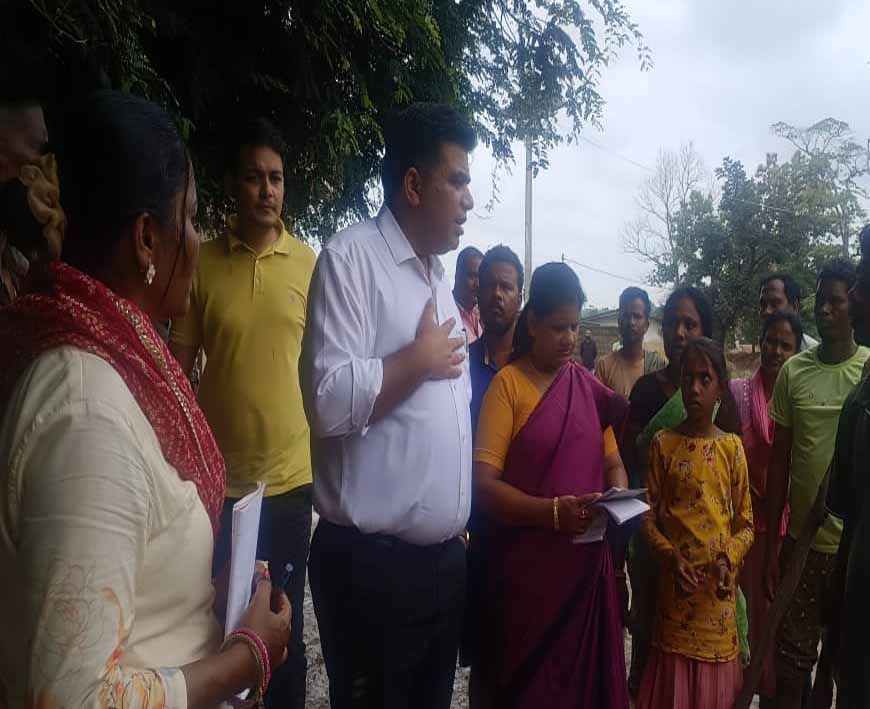 दंतेवाड़ा : ग्राम बालपेट और भैरमबंद के अतिवर्षा प्रभावितों के राहत कैंपों का कलेक्टर ने फिर किया मुआयना