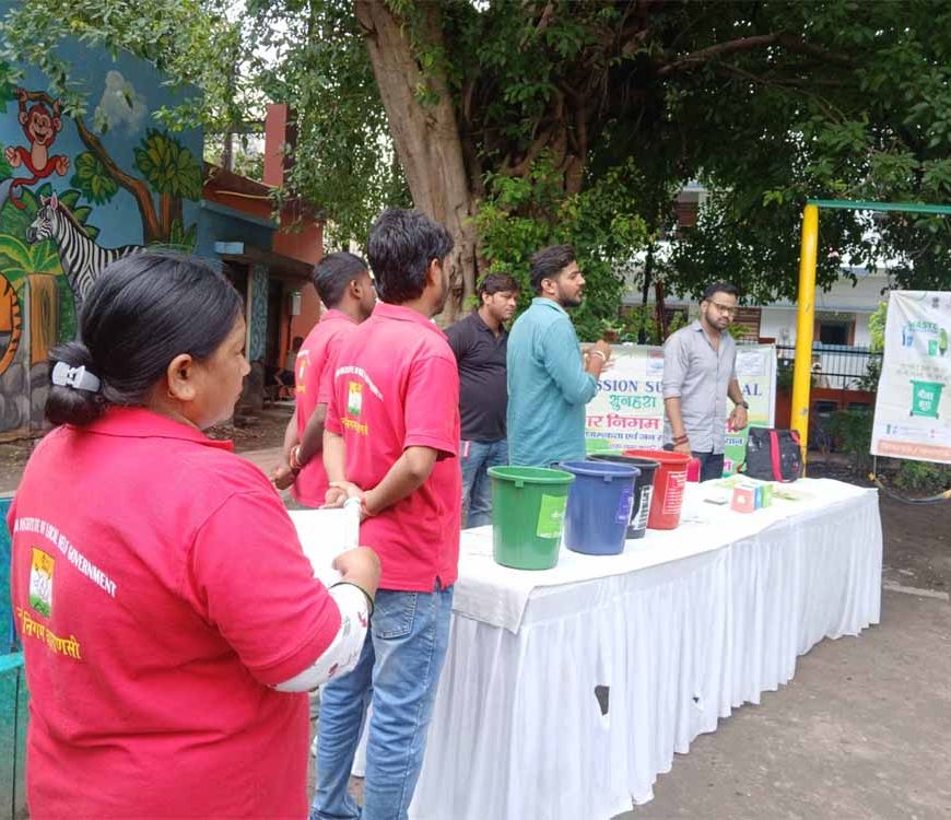 सीएम योगी के निर्देश पर नगर निगमों में चला 12 घंटे का स्पेशल ऑपरेशन