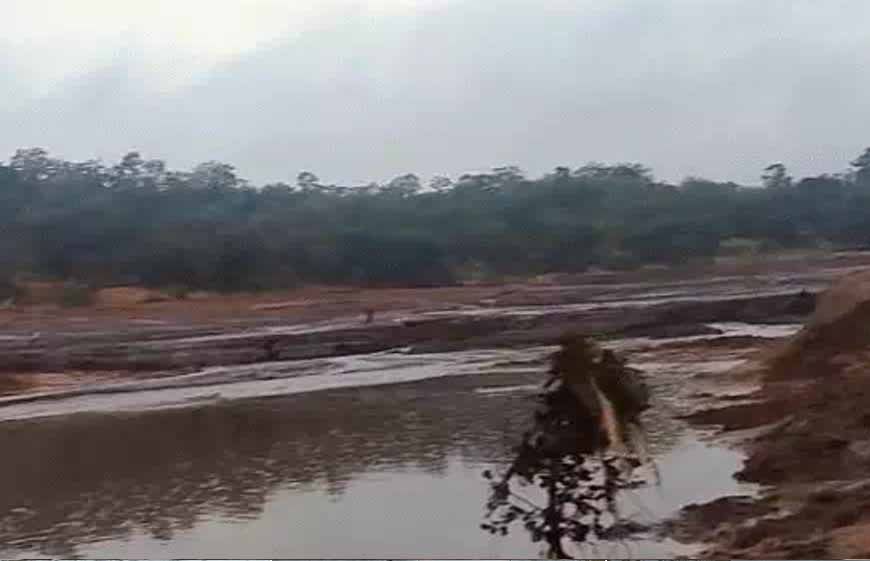 छत्तीसगढ़ में डैम फटा, 8 बह गए, 4 की मौत, गांवों में बाढ़ का कहर