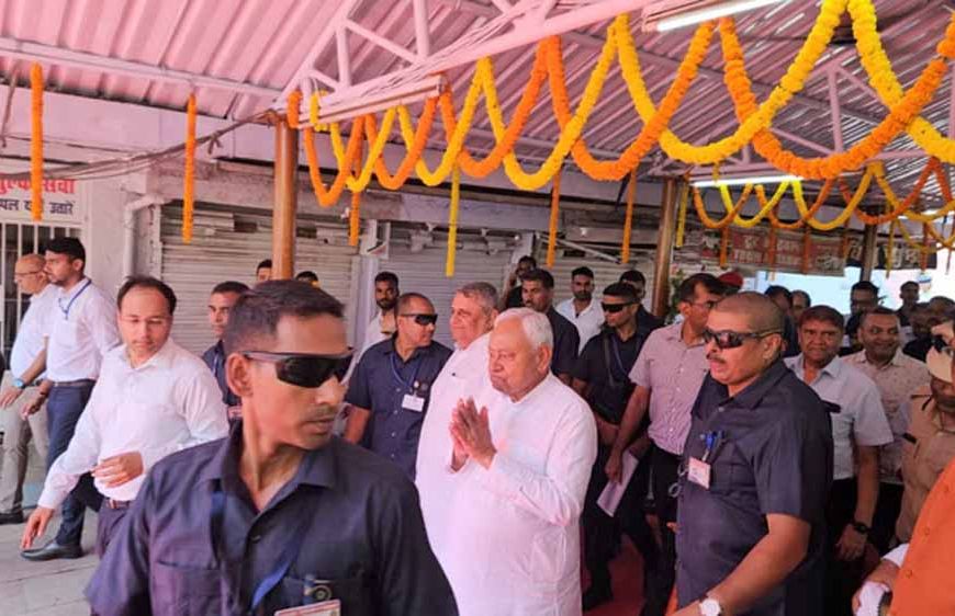 पितृपक्ष मेले की तैयारियों का सीएम नीतीश ने किया निरीक्षण, विष्णुपद मंदिर में की पूजा