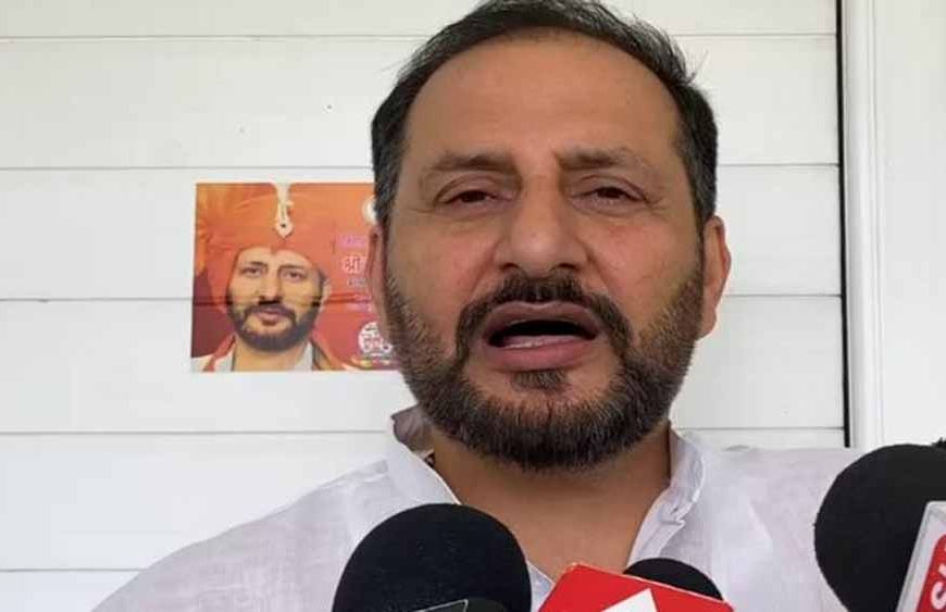 नीरज कुमार सिंह का विपक्ष पर वार : बोले- बूथ लूट कराने वाले अब दे रहे लोकतंत्र का ज्ञान