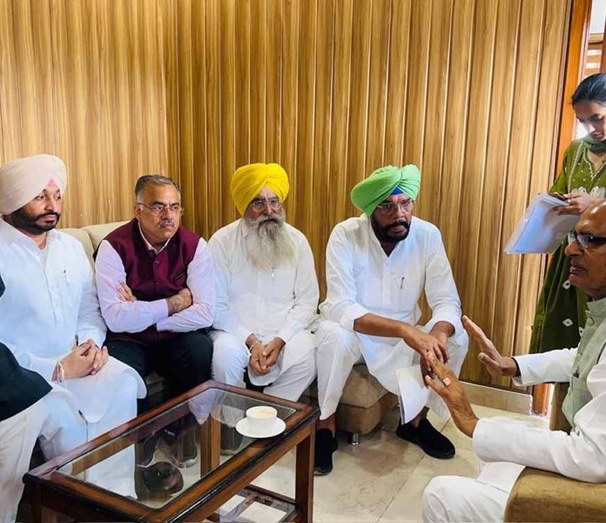 केंद्रीय कृषि मंत्री शिवराज सिंह चौहान ने पंजाब में बाढ़ प्रभावित इलाकों का किया दौरा
