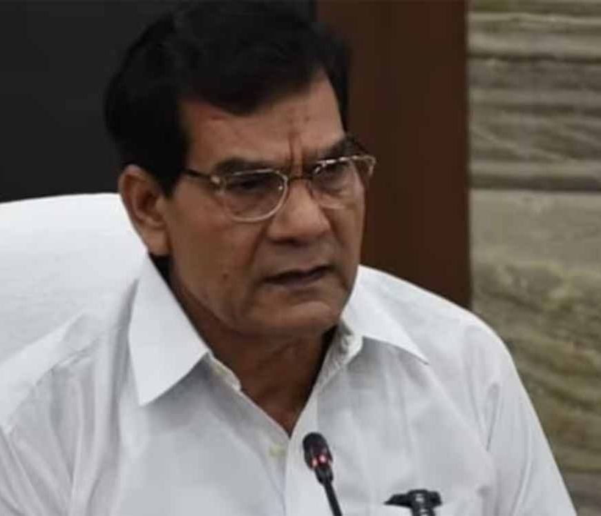 योगी सरकार के मंत्री एके शर्मा का सख्त रुख, अफसरों को दी कड़ी चेतावनी