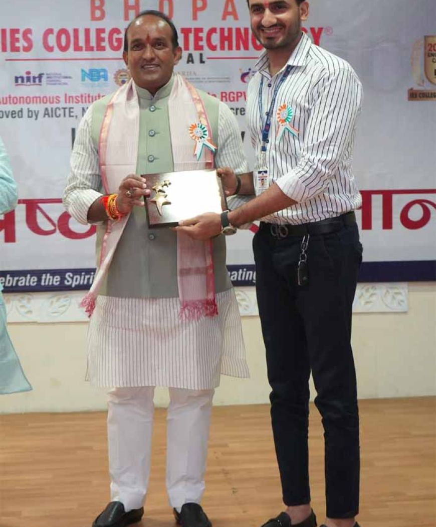 किशन सूर्यवंशी: शिक्षक छात्र-छात्राओं के साथ राष्ट्र के भी निर्माता हैं