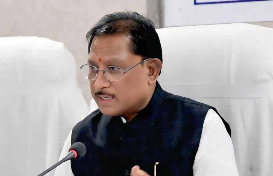 रायपुर : मुख्यमंत्री साय के निर्देश पर त्वरित अमल : बाढ़ पीड़ितों को राशन-ईलाज के साथ अब जरूरी दस्तावेज बनाने का काम भी शुरू