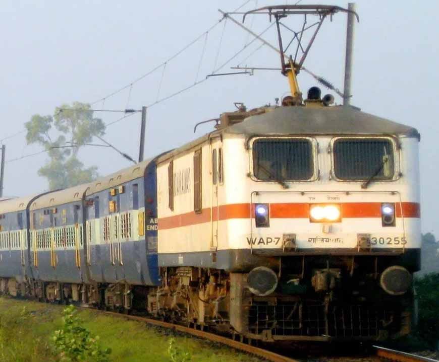 त्योहारी सीजन का तोहफा: मऊ-उधना के बीच चलेगी स्पेशल ट्रेन, इन स्टेशनों पर रुकेगी