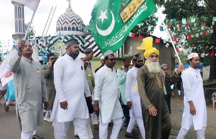 नई लेदरी में ईद मिलादुन्नबी का भव्य जुलूस