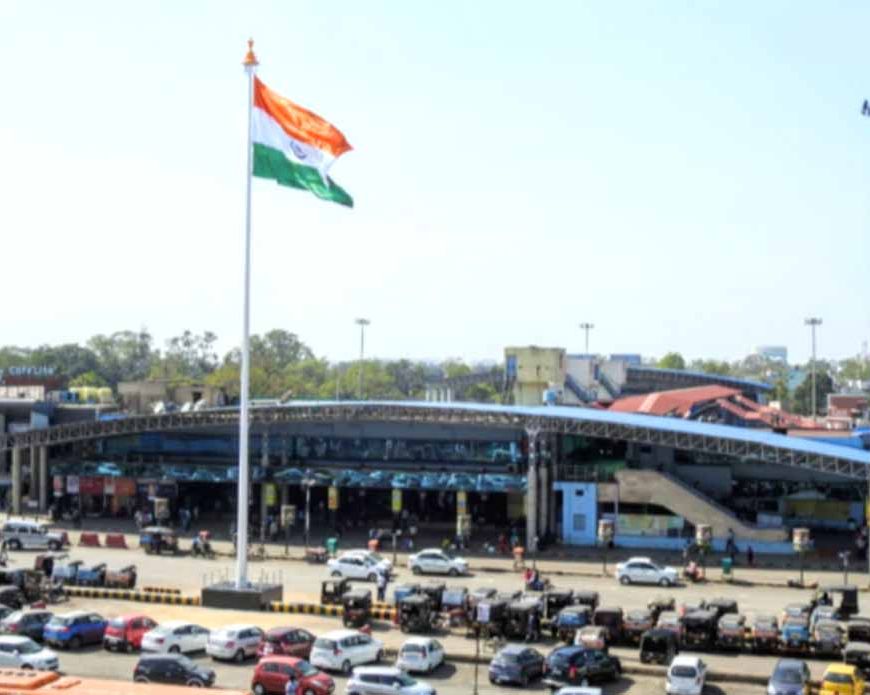 रायपुर रेलवे स्टेशन पार्किंग ठेका विवाद: अफसरों की मेहरबानी, बिना लाइसेंस फीस के चल रहा ठेका