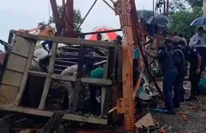 गुजरात के पावागढ़ में रोपवे हादसा: तार टूटने से 6 की मौत, मची अफरातफरी