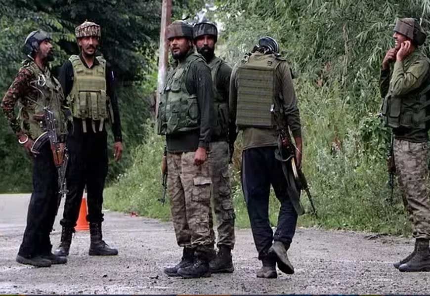 कुलगाम एनकाउंटर: एक आतंकी ढेर, मुठभेड़ में अफसर समेत तीन जवान घायल