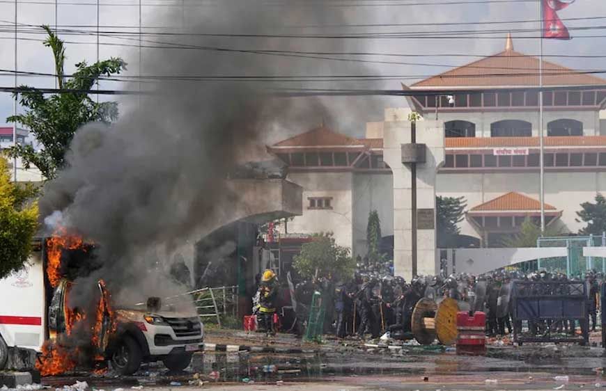 नेपाल में हिंसक प्रदर्शन: 20 की मौत, 100 घायल; PM ओली के इस्तीफे की मांग तेज
