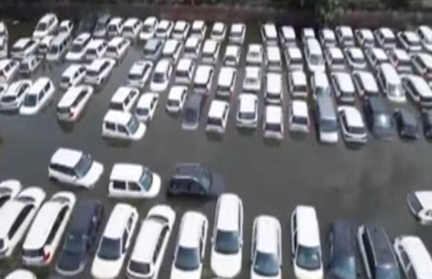 झज्जर में डूब गईं मारुति सुजुकी की 300 नई कारें, स्टॉकयार्ड में हुआ बड़ा हादसा