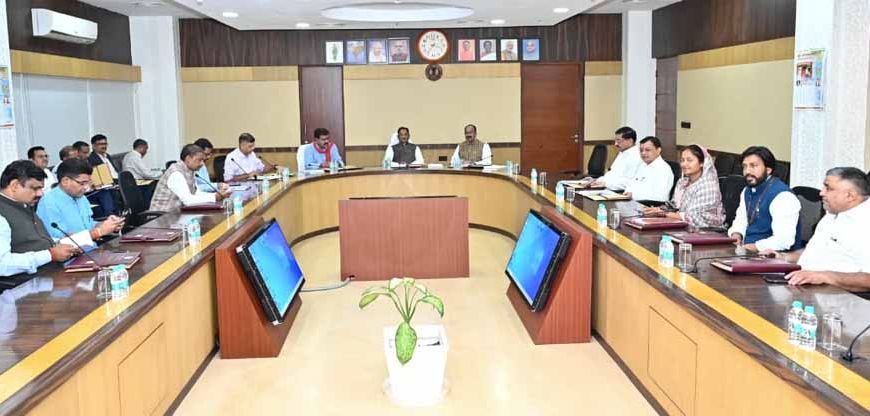 मुख्यमंत्री साय की अध्यक्षता में आज यहां मंत्रालय महानदी भवन में आयोजित कैबिनेट की बैठक में लिए महत्वपूर्ण निर्णय