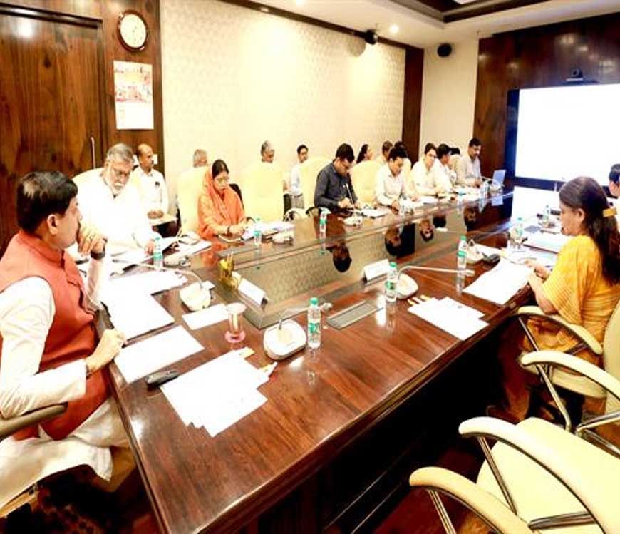 सड़क दुर्घटना पर रोक लगाने के लिए अंतरविभागीय बैठक हो नियमित : मुख्यमंत्री डॉ. यादव