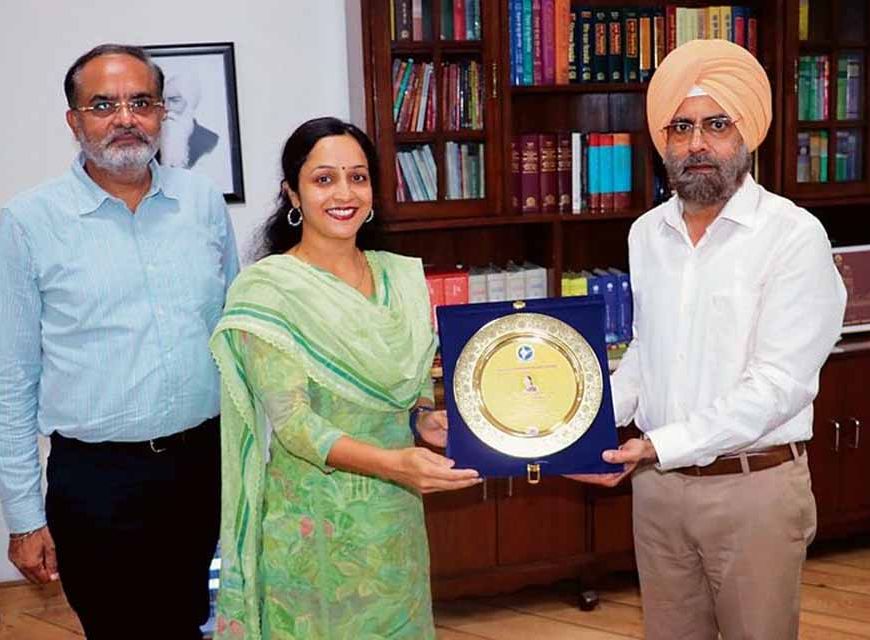 गर्व का पल: प्रो. नम्रता वडेरा को मिला ‘भारत शिक्षा रत्न अवॉर्ड’