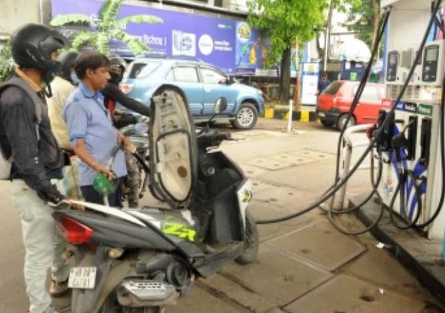 फिलहाल पेट्रोल-डीजल पर GST नहीं: सीबीआईसी चेयरमैन संजय अग्रवाल का बड़ा बयान