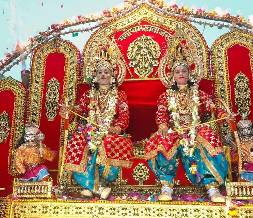 प्रयागराज की रामलीला की परंपरा: 120 साल पुराने सिंहासन पर विराजमान होते हैं भगवान राम