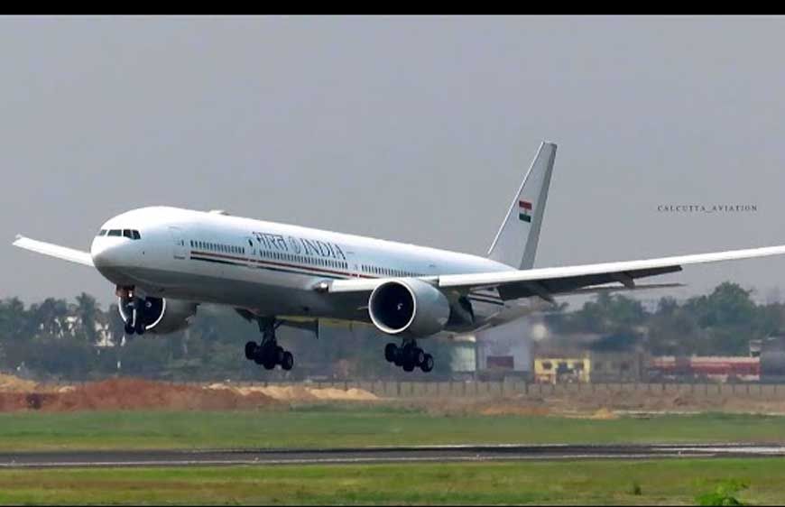 PM मोदी के धार दौरे से पहले इंदौर एयरपोर्ट पहुंचा 'भारत-1' बोइंग-777 विमान