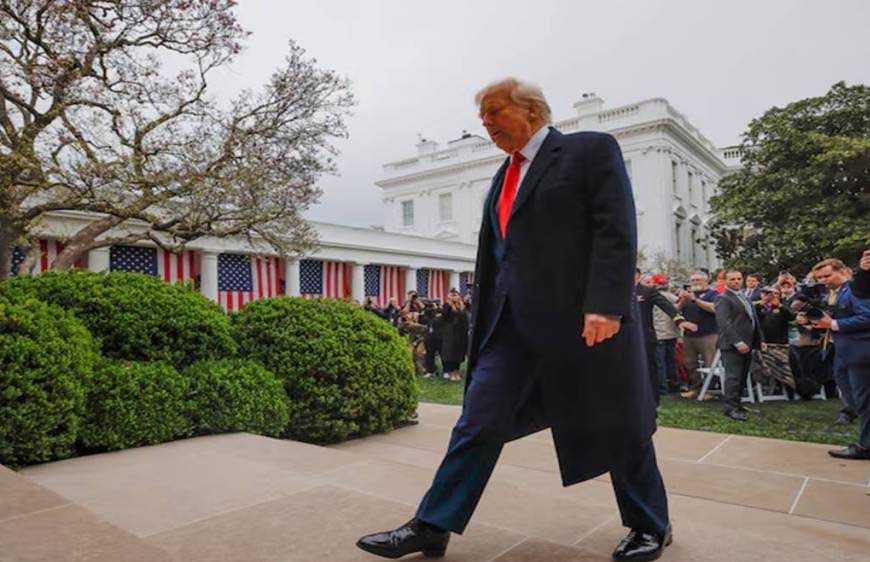 ट्रंप की टैरिफ नीति का उल्टा असर! अमेरिका में घटीं नौकरियां, बढ़ी लोगों की परेशानी