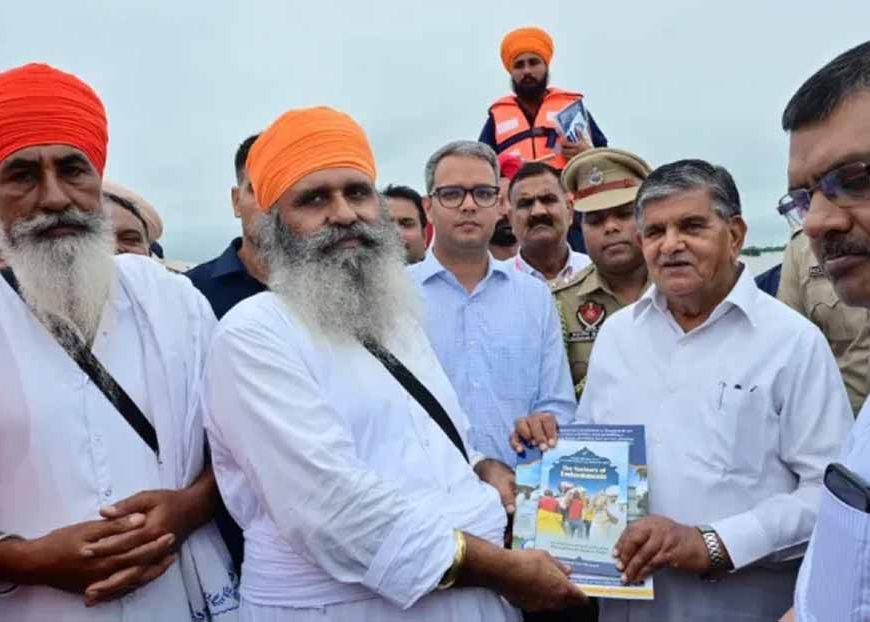 पंजाब में बाबा हाकम सिंह का बड़ा ऐलान: बाढ़ प्रभावितों के लिए 500 करोड़ की मदद
