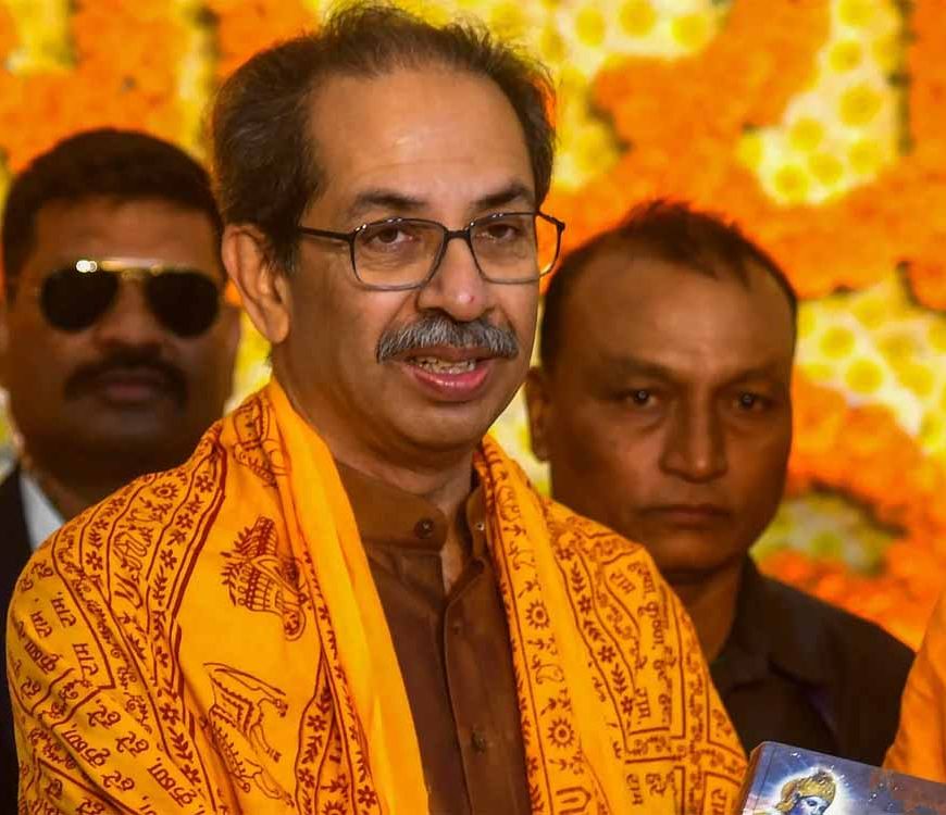उद्धव ठाकरे का हमला: भारत-पाकिस्तान क्रिकेट मैच को बताया सैनिकों का अपमान
