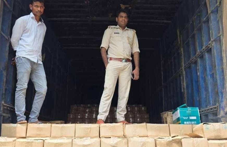 सिमडेगा में शराब की बड़ी खेप जब्त, 1 करोड़ से अधिक की कीमत, ट्रक चालक गिरफ्तार
