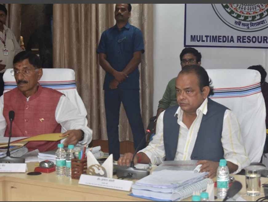 रिम्स शासी परिषद: 16 एजेंडों की समीक्षा, स्वास्थ्य मंत्री डॉ. इरफान अंसारी ने दिए अहम निर्देश