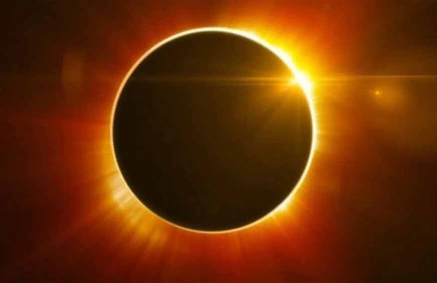 सूर्य ग्रहण 2025: इस दिन इन खास चीजों के दान से मिलते हैं शुभ फल, जानें धार्मिक कारण