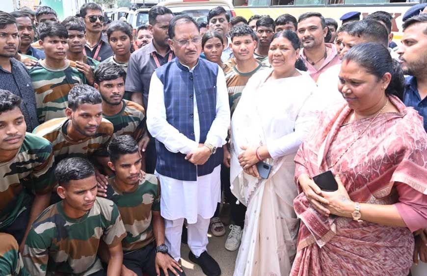 रायपुर : मुख्यमंत्री विष्णुदेव साय से 26 अग्निवीरों ने की सौजन्य मुलाकात