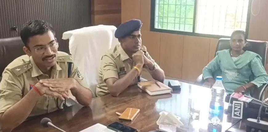 महाराष्ट्र की माओवादी कमांडर ने गरियाबंद में आत्मसमर्पण किया