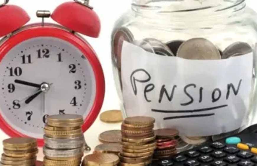 20 साल की सेवा के बाद वीआरएस लेने वालों को आनुपातिक पेंशन का अधिकार: सरकार