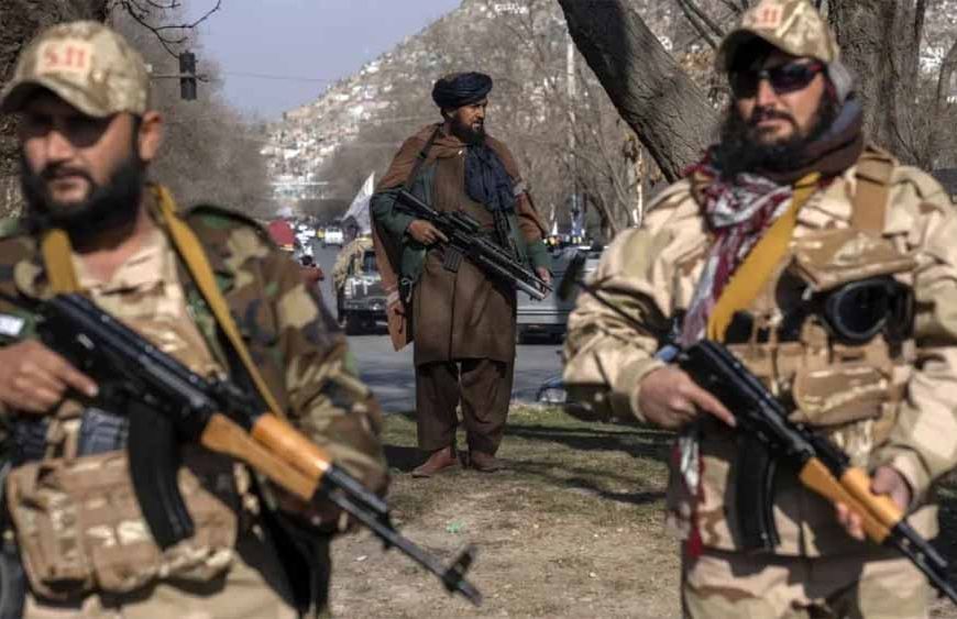 अफगानिस्तान में इंटरनेट का ताला: तालिबान ने बैन किया फाइबर-ऑप्टिक नेटवर्क