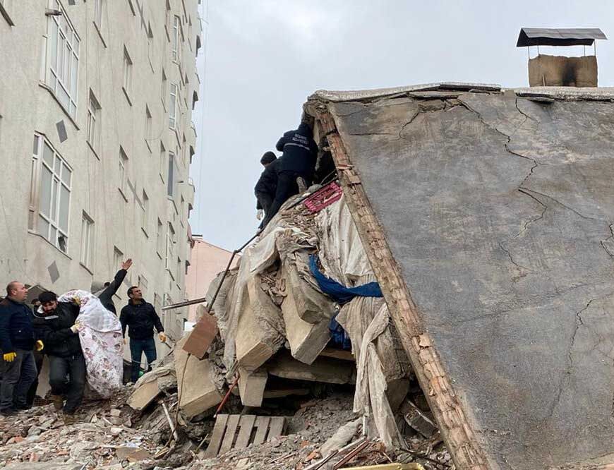 रूस में फिर कांपी धरती: 7.8 तीव्रता का भूकंप, लोगों में दहशत का माहौल