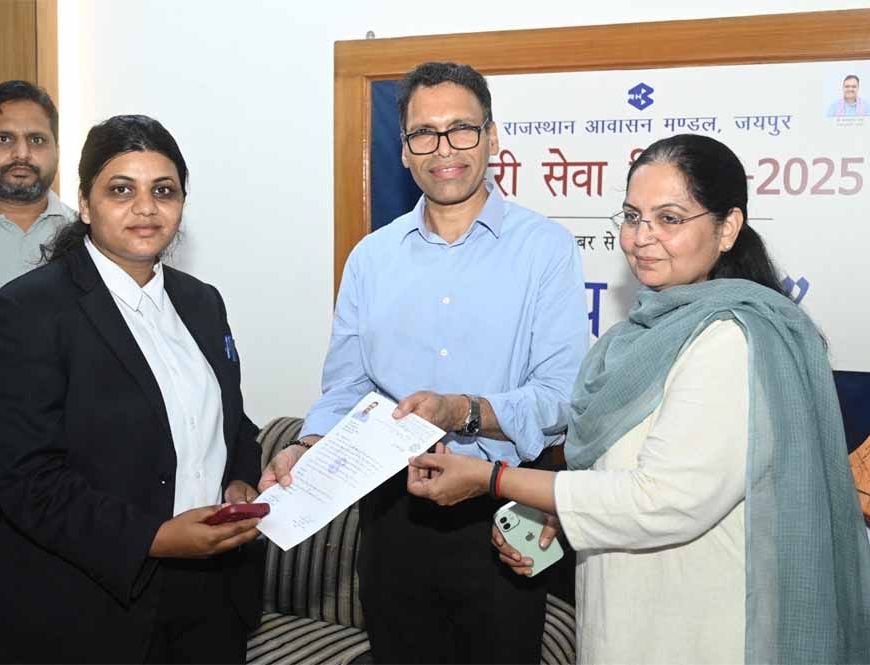 यूडीएच के प्रिंसीपल सेक्रेट्री ने जवाहर सर्किल में शहरी सेवा शिविर का निरीक्षण कर आमजन से फीडबैक लिया, आवश्यक दिशा— निर्देश दिए
