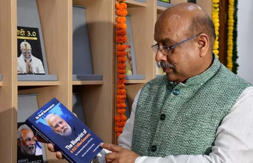 दिल्ली विधानसभा में पीएम पर किताबों की गैलरी का शुभारंभ, देशभर से जुटीं विविध भाषाओं की पुस्तकें