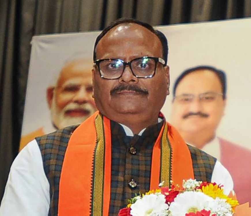 बरेली में डिप्टी CM पाठक का हमला: राहुल खुद नहीं जानते क्या करना चाहते, अखिलेश पर भी तंज