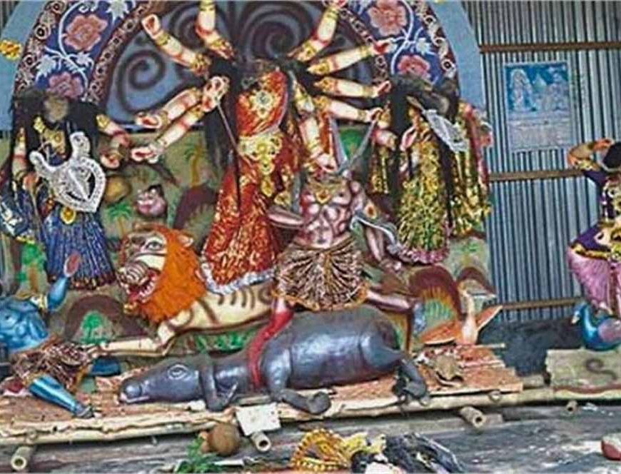 बांग्लादेश में दुर्गा पूजा से पहले हंगामा! मंदिरों पर हमला, 7 मूर्तियां तोड़ीं, जमालपुर में तनाव