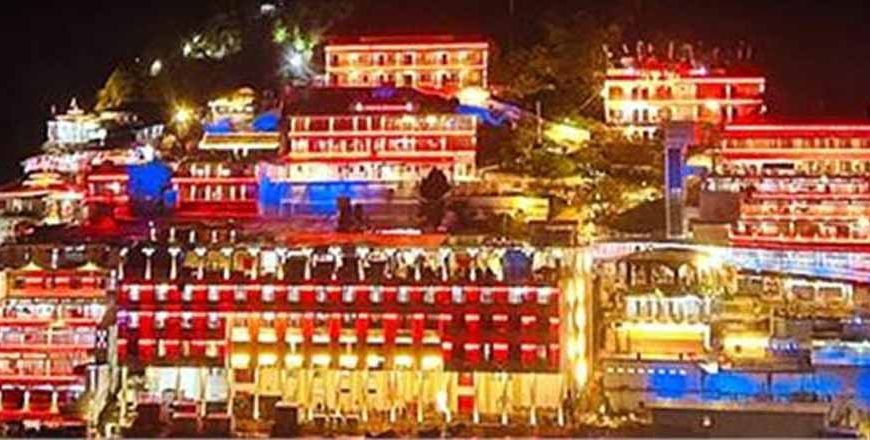 नवरात्रि 2025: माता वैष्णो देवी भवन में भव्य सजावट, श्रद्धालुओं के लिए विशेष सुविधाएं तैयार